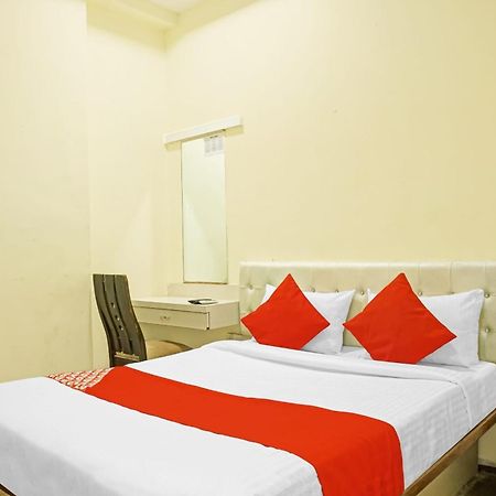 Hotel O 24K Inn Mundhva Esterno foto