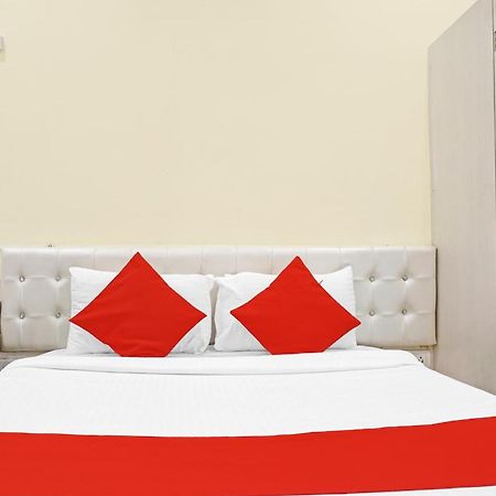 Hotel O 24K Inn Mundhva Esterno foto